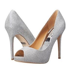 Badgley Mischka Ponderosa silver shoes - 7.5